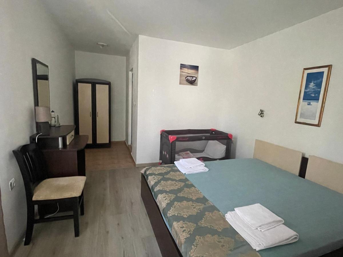 Family Hotel Aqua Ravda Exterior photo