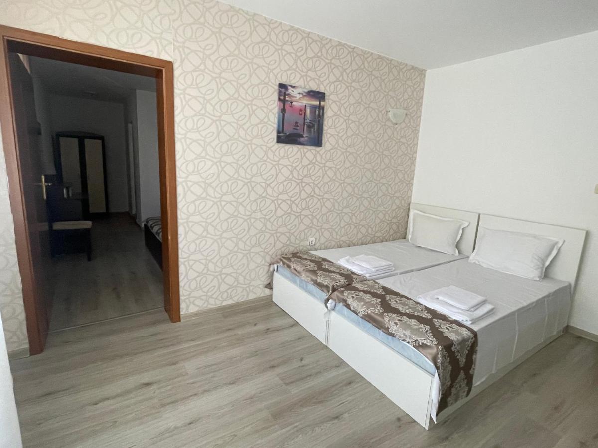 Family Hotel Aqua Ravda Exterior photo