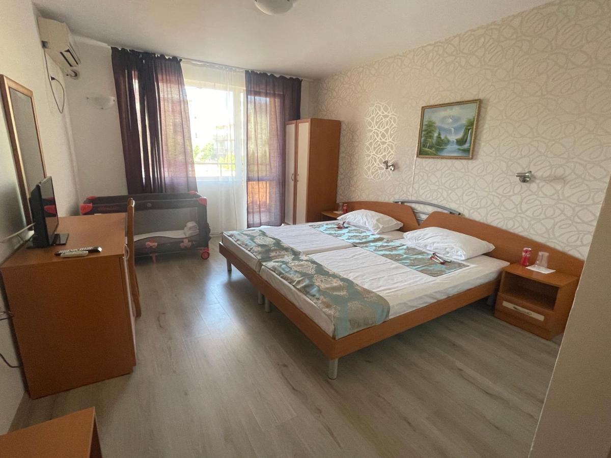 Family Hotel Aqua Ravda Exterior photo